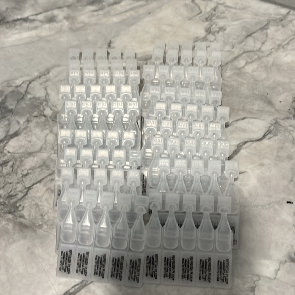 Refresh Plus Eye Drops - Blue and Green Packaging - Picture 8 of 11